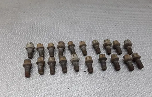 Mercedes-Benz Vito Viano W638 Nuts/bolts 