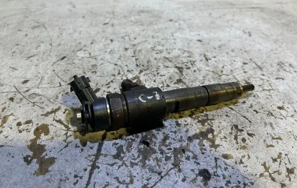 Fuel injector