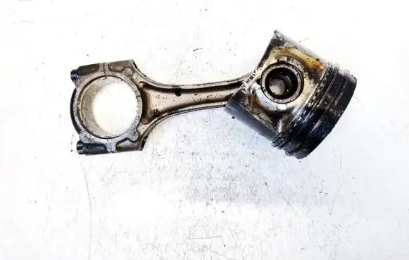 Toyota Corolla E120 E130 Piston with connecting rod