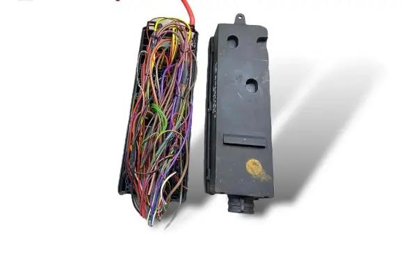 Land Rover Discovery 3 - LR3 Fuse module 490000070