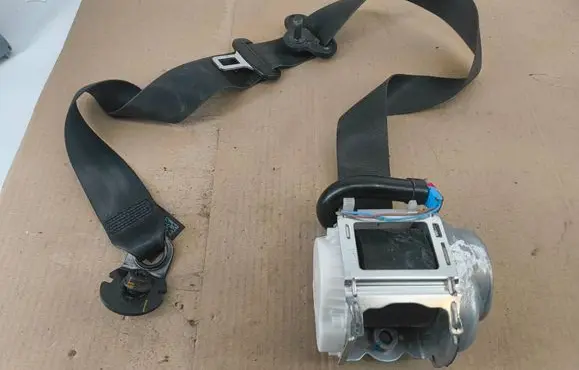 Renault Trafic II (X83) Rear seatbelt 34026424