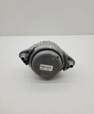 Mercedes-Benz E C207 W207 Engine mount bracket