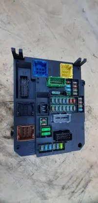 Peugeot 308 Comfort/convenience module 9806687880