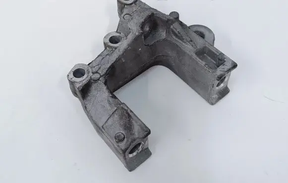 Dodge Grand Caravan Gearbox mounting bracket 04721335AB