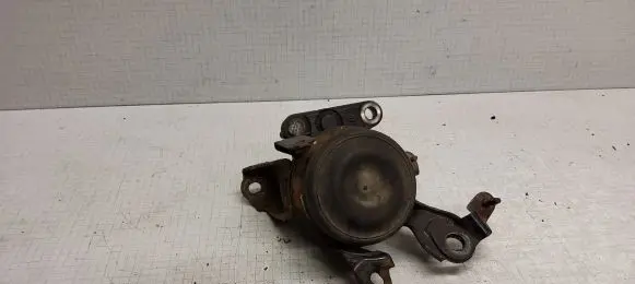 Toyota Corolla E120 E130 Engine mount bracket