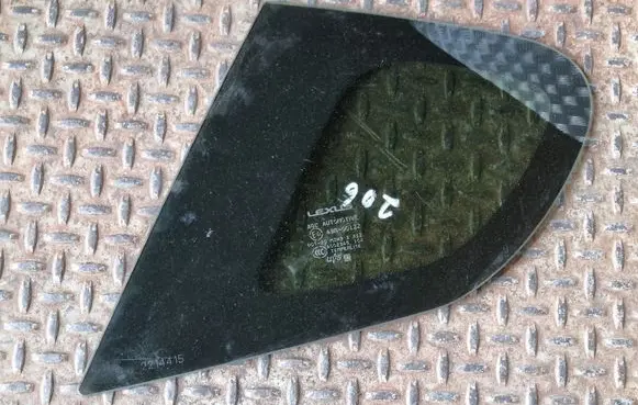 Lexus CT 200H Rear side window