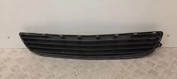Opel Zafira B Front bumper lower grill 13124978
