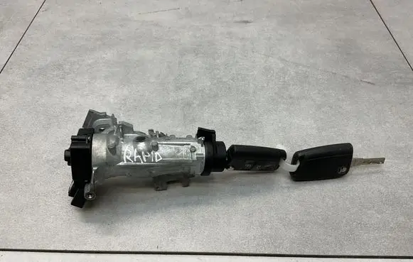 Skoda Rapid (NH) Ignition lock 1K0905851 6RA905865A