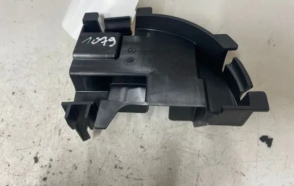 Mercedes-Benz E W212 Other trunk/boot trim element A2127570008