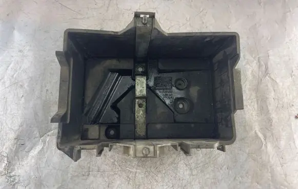 Battery box tray