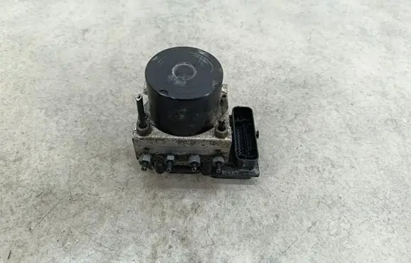Skoda Fabia Mk2 (5J) ABS Pump 6R0614117D