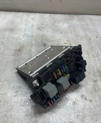 Mercedes-Benz E W211 Fuse module 2115457701
