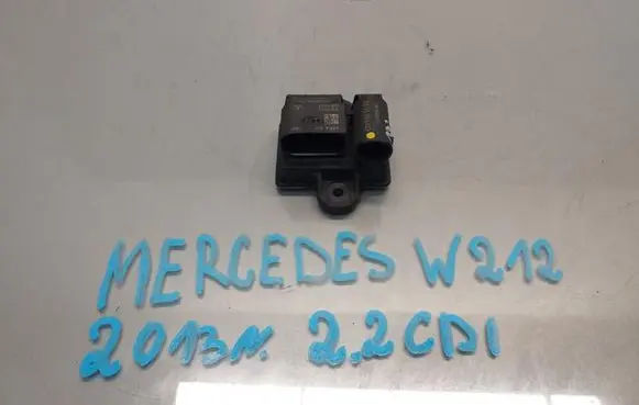 Mercedes-Benz E AMG W212 Fuel pump relay A6519005502