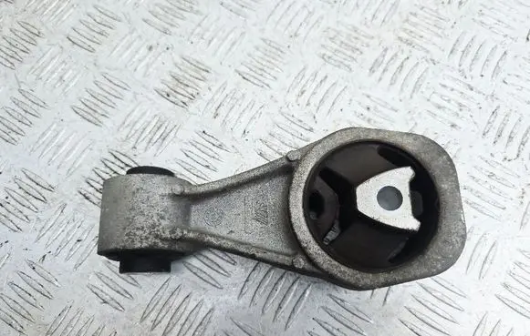 Nissan Juke I F15 Engine mount bracket