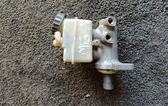 Mercedes-Benz A W168 Master brake cylinder A1684300102 32662101