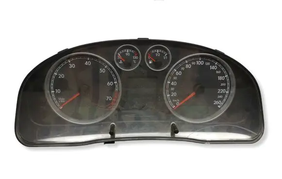 Volkswagen PASSAT B5.5 Speedometer (instrument cluster) 3B0920805 VWZ7Z0Y3074251 211100184438