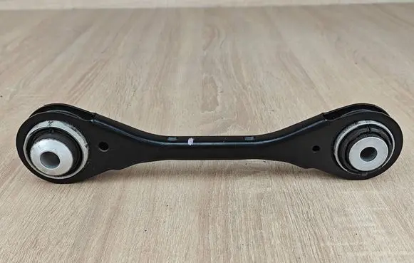 BMW X6 G06 Rear control arm 6878018 6878019