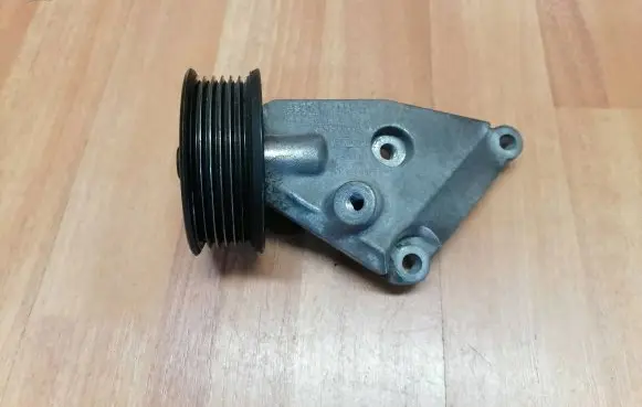 Jaguar XF X250 Alternator belt tensioner pulley 9X238A610AA 4R8Q19A216AC