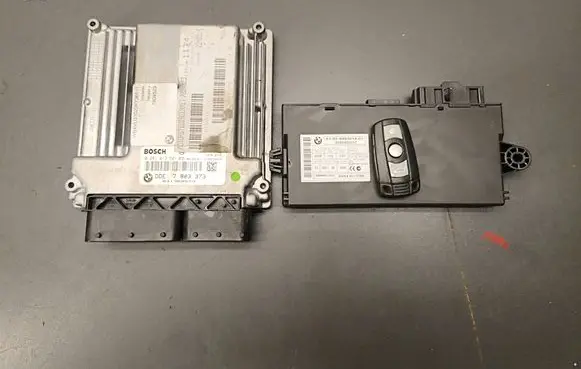 BMW 3 E90 E91 Engine ECU kit and lock set 7803373 0281013501 031369529