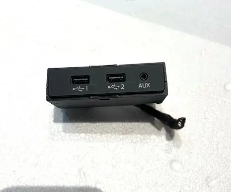 Audi Q7 4M USB socket connector 4M0035736A