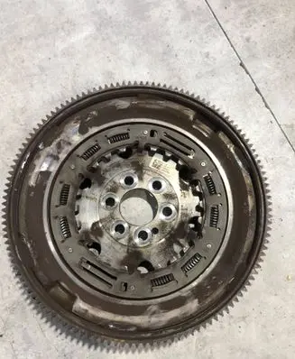 Volkswagen Polo V 6R Flywheel 04B105266C