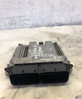 Volkswagen Touran III Engine control unit/module 04l90739p