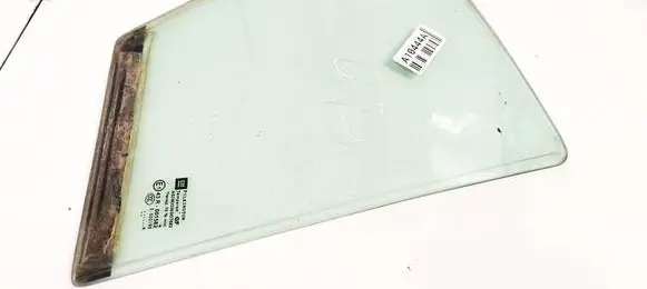 Opel Astra H Rear vent window glass 
