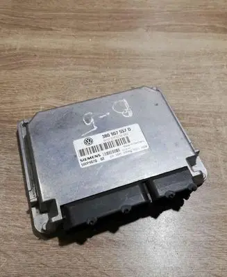 Volkswagen PASSAT B5 Engine control unit/module ECU 3B0907557D 5WP4870
