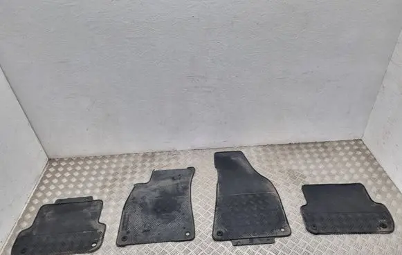 Seat Exeo (3R) Car floor mat set 3R0061500041 3R0061500