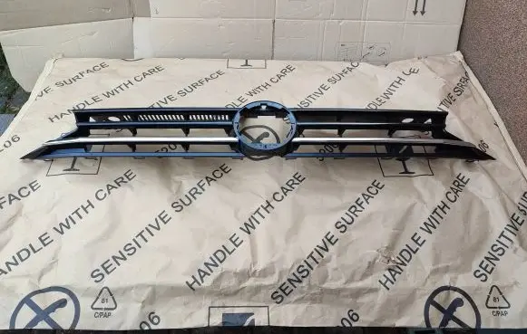 Volkswagen Touran III Front bumper upper radiator grill 5TA853653B