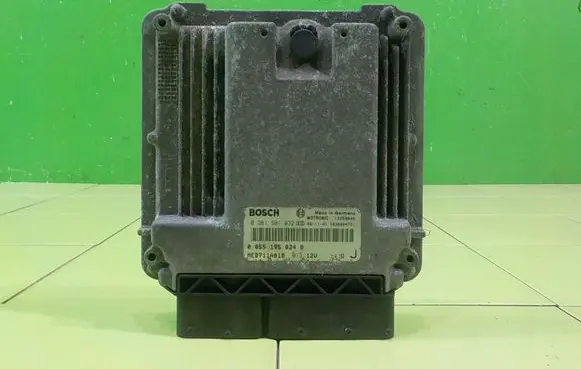 Alfa Romeo GT Engine control unit/module 00551950240