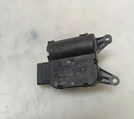 Volkswagen PASSAT B6 Air flap motor/actuator 0132801363 CZ1168802872