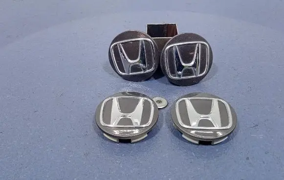 Honda Accord R17 wheel hub/cap/trim 44732-TVA-A
