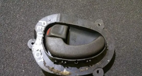 Peugeot 406 Rear door interior handle 9616307577