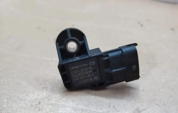 Opel Insignia A Air pressure sensor 55568175