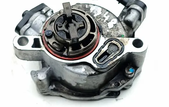 Peugeot 308 Vacuum pump 9804021880