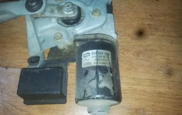 Mercedes-Benz A W168 Wiper motor a1688200242