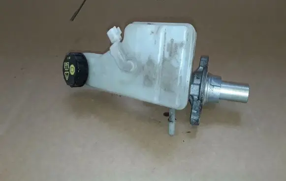 Ford Focus Master brake cylinder BV612C246A A426K