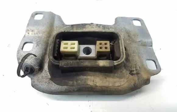 Ford Focus Engine mount bracket