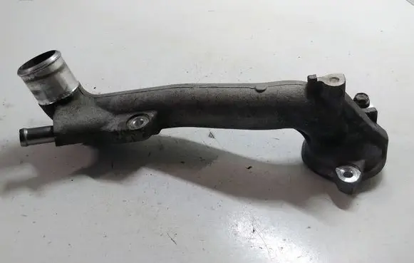 Toyota Land Cruiser (J150) Engine coolant pipe/hose