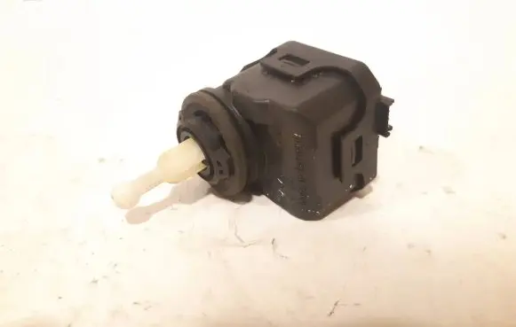 Volkswagen Bora Headlight level adjustment motor 1J0941295C