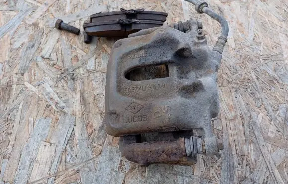 Renault Trafic II (X83) Front brake caliper 54926 440682