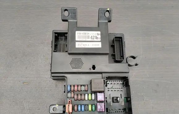 KIA Carnival Fuse module 919544D280 919544D2800H