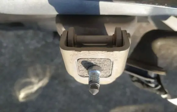 Peugeot 207 Tailgate/trunk/boot hinge
