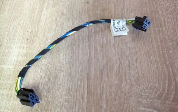 Front door wiring loom