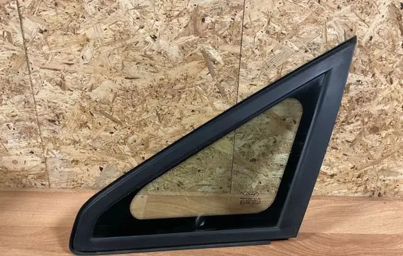 Ford Focus C-MAX Front door vent window glass four-door 43R001057