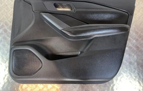 Nissan Qashqai J12 Front door card panel trim