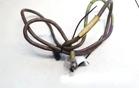 Positive cable (battery)