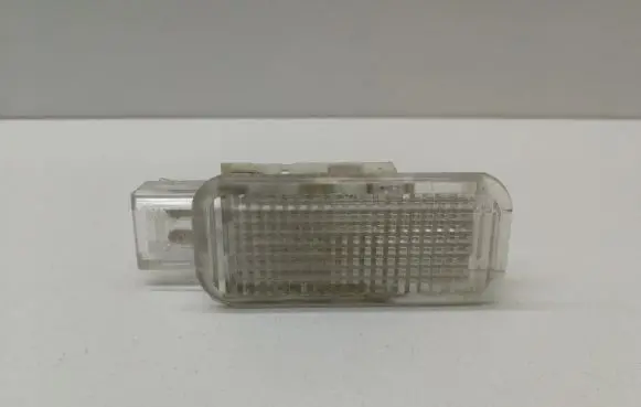 Audi A6 S6 C6 4F Front door interior light 8D0947415