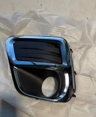Subaru Forester SK Front bumper lower grill 57731SJ070 PSB99034CAL